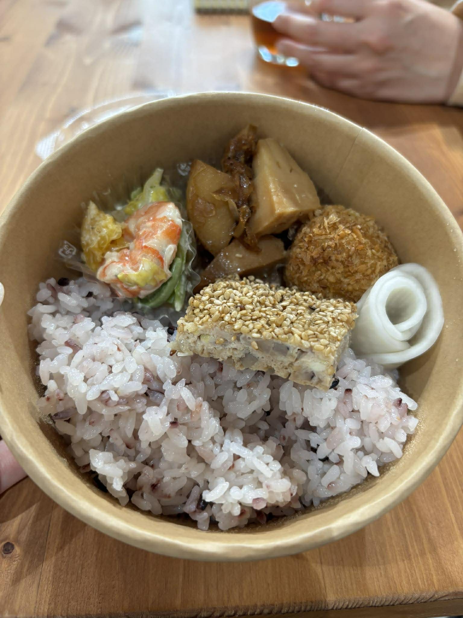 「人生を軽やかに巡らせる一日」でいただいた燕市「わっか」さんのお弁当