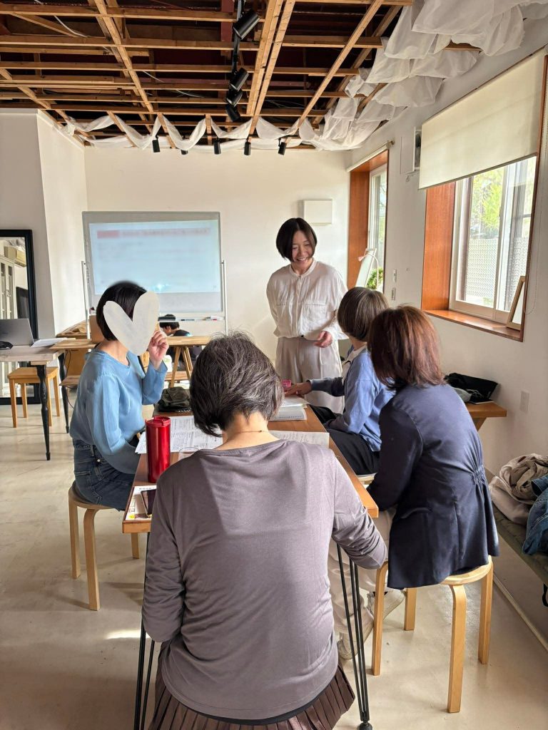 新潟市の整理収納アドバイザーSEIKA‐整家‐「人生を巡らせるお片付け講座」の様子