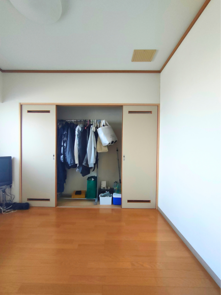 新潟市SEIKA‐整家‐の整理収納お片付けサポート事例_物置After_床置きがなくなり、スッキリした洋室